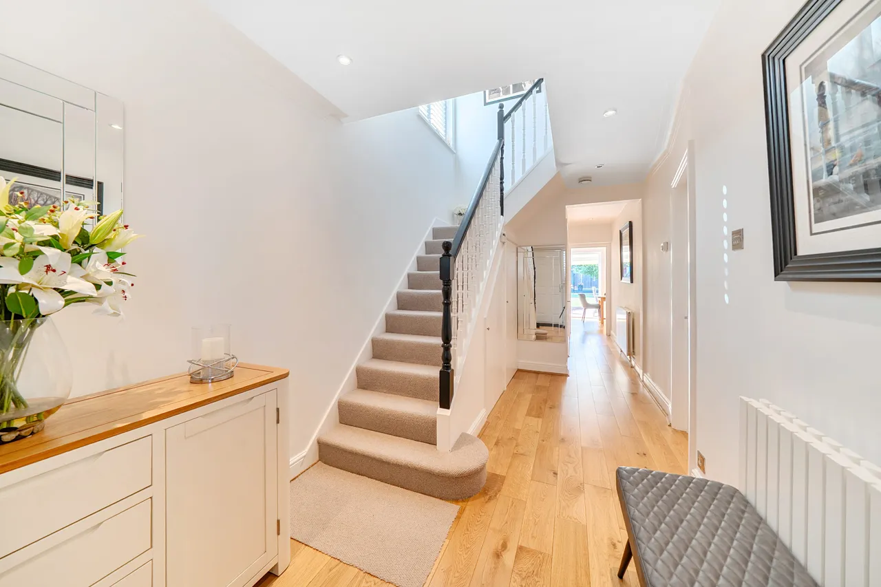 Arlington Drive, Ruislip, HA4, photo 2