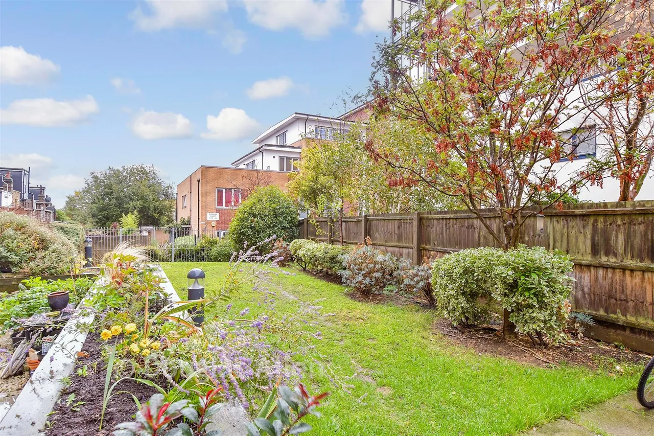 Papermill Place, Walthamstow, E17, photo 2