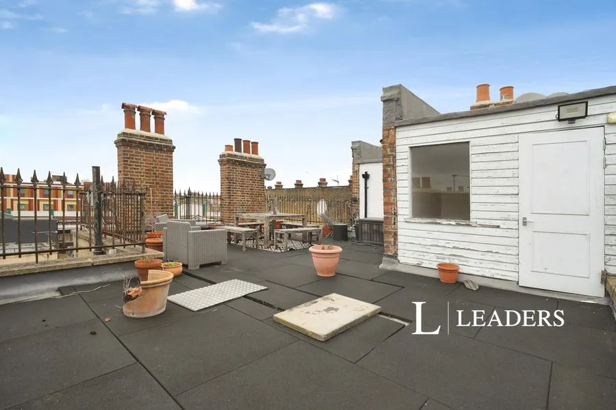 Coldharbour Lane, London, SW9, photo 16