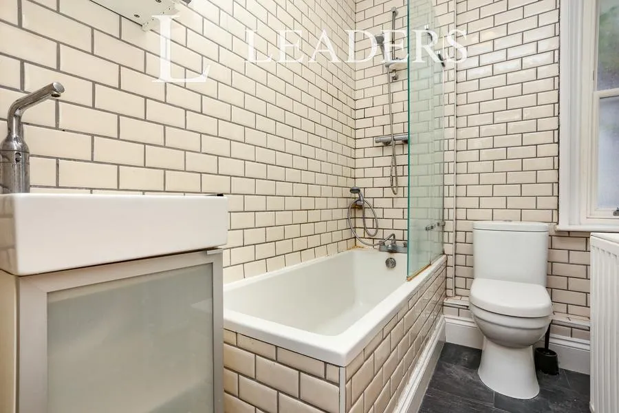 Coldharbour Lane, London, SW9, photo 19