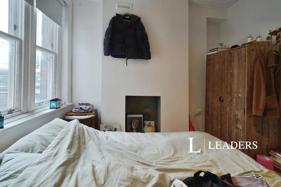 Coldharbour Lane, London, SW9, photo 6