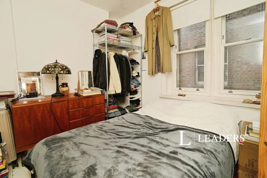 Coldharbour Lane, London, SW9, photo 9