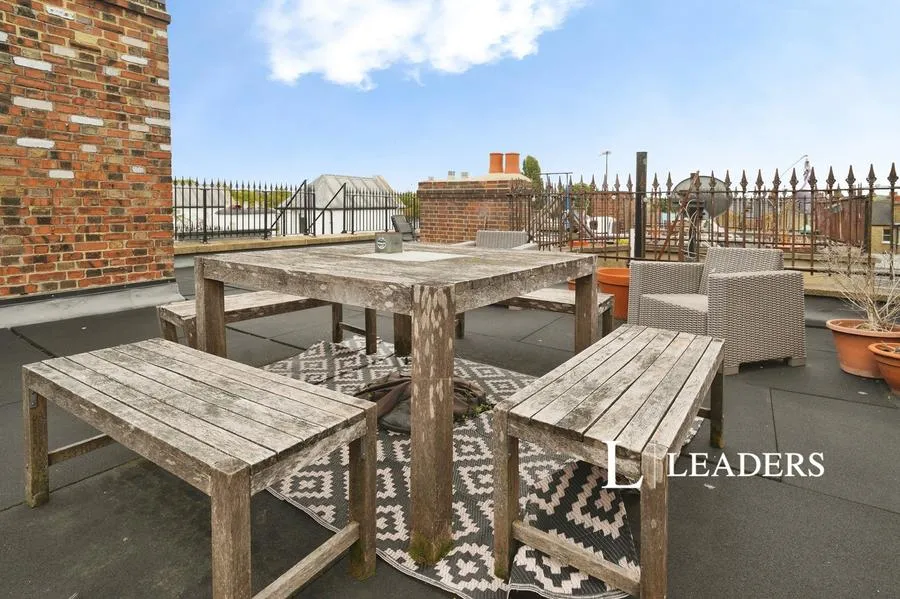 Coldharbour Lane, London, SW9, photo 15