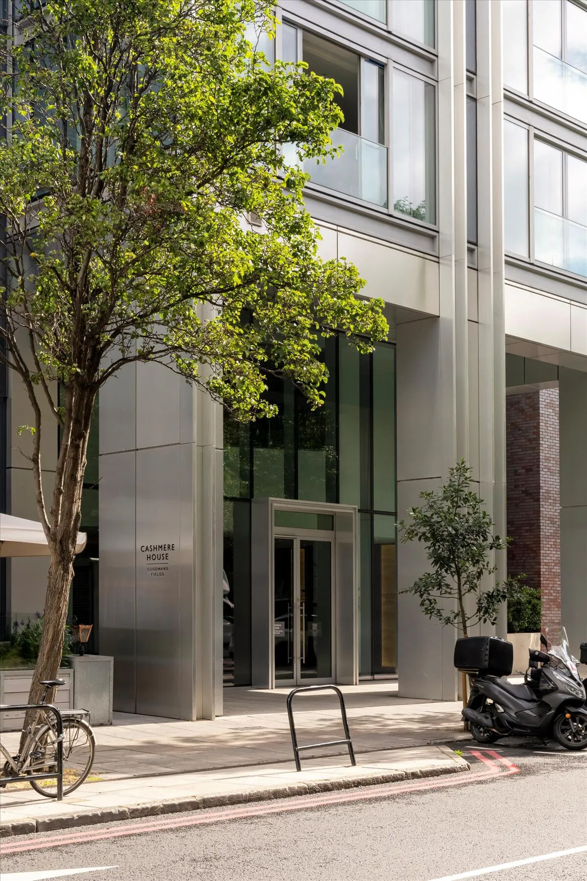Leman Street, E1, photo 5