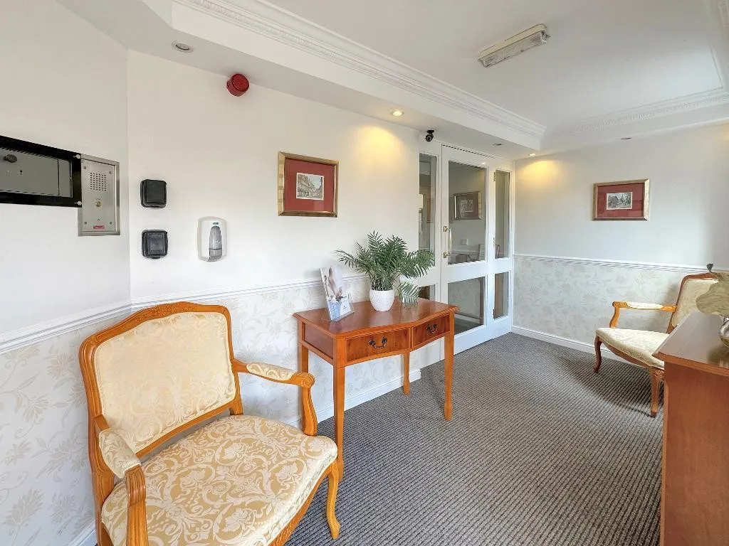 Limpsfield Road, Warlingham, photo 4