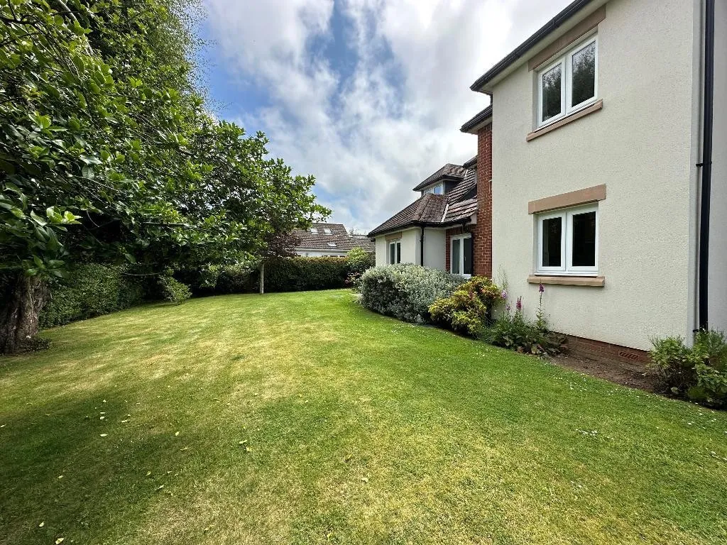 Limpsfield Road, Warlingham, photo 14