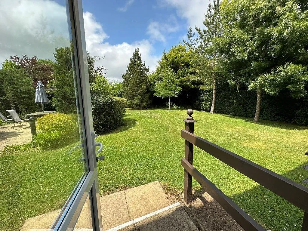 Limpsfield Road, Warlingham, photo 6