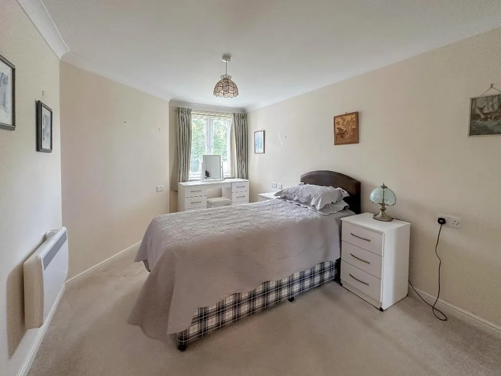 Limpsfield Road, Warlingham, photo 10