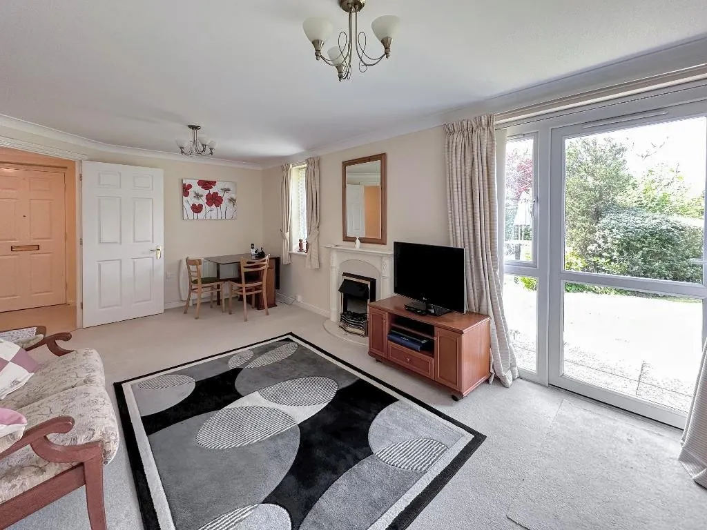 Limpsfield Road, Warlingham, photo 5