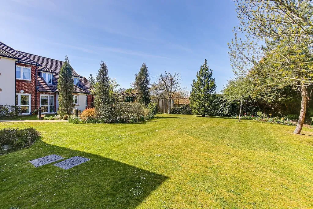 Limpsfield Road, Warlingham, photo 2