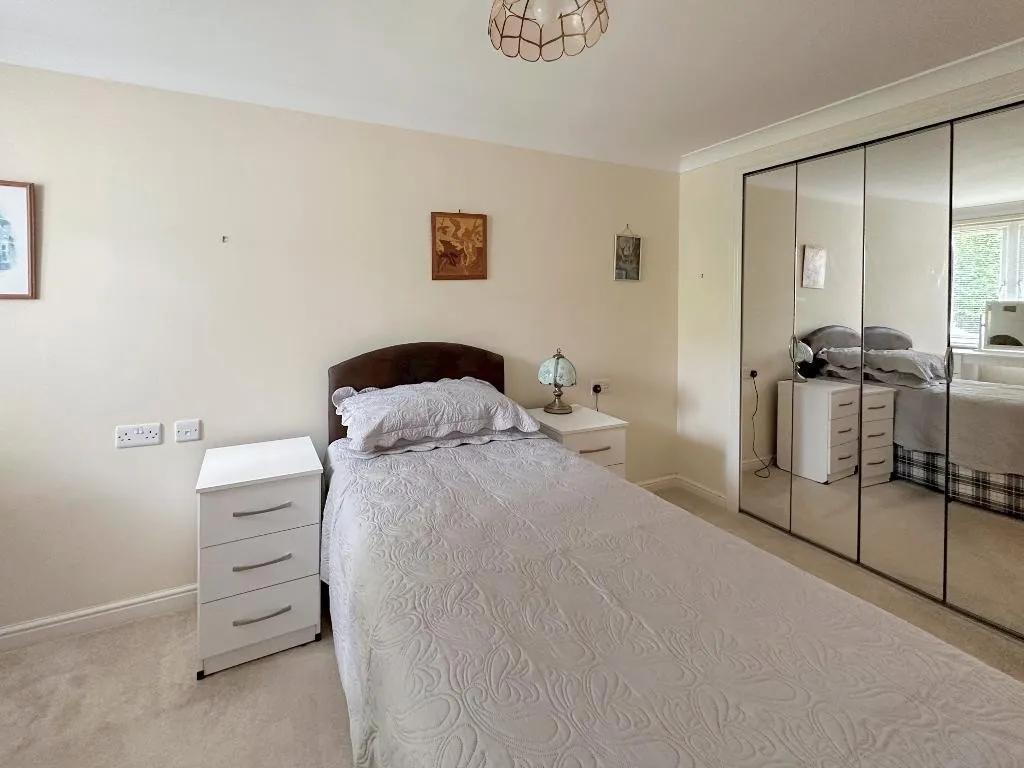Limpsfield Road, Warlingham, photo 9