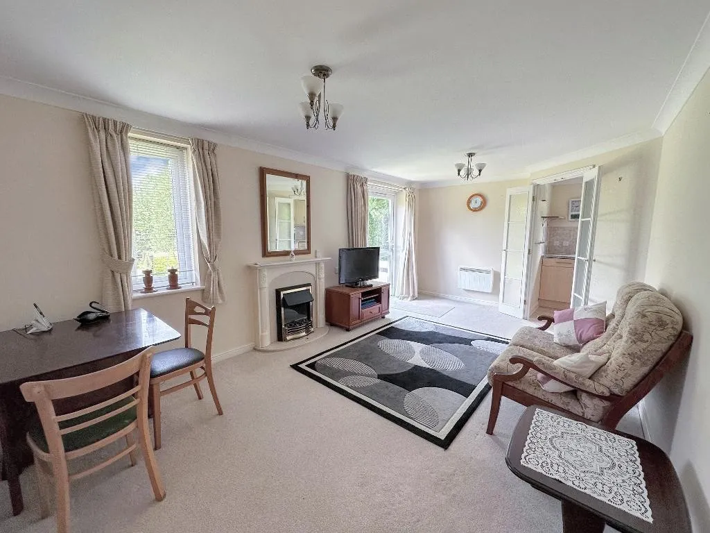Limpsfield Road, Warlingham, photo 7