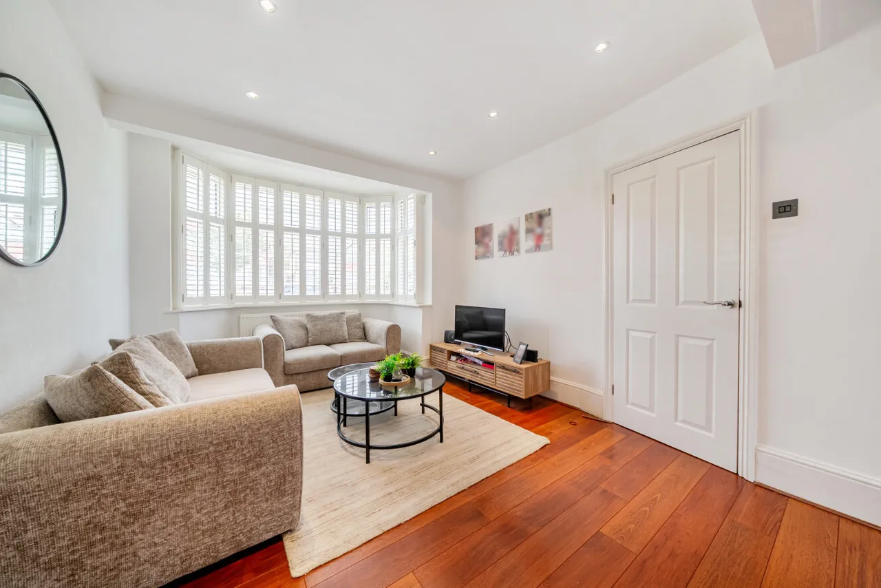 Jevington Way, London, SE12, photo 2