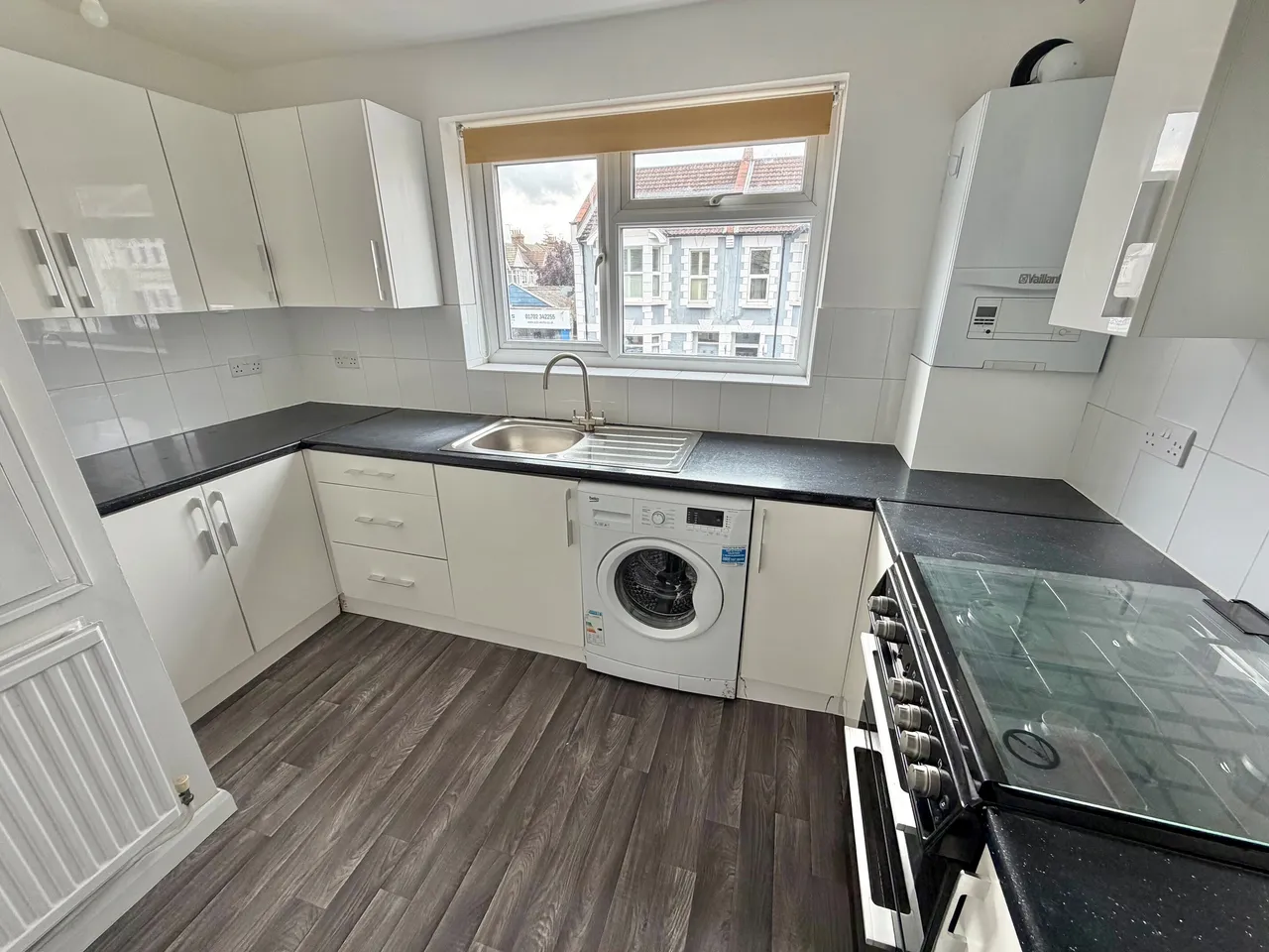 2 bed flat to rent — Westborough Road, Westcliff on Sea