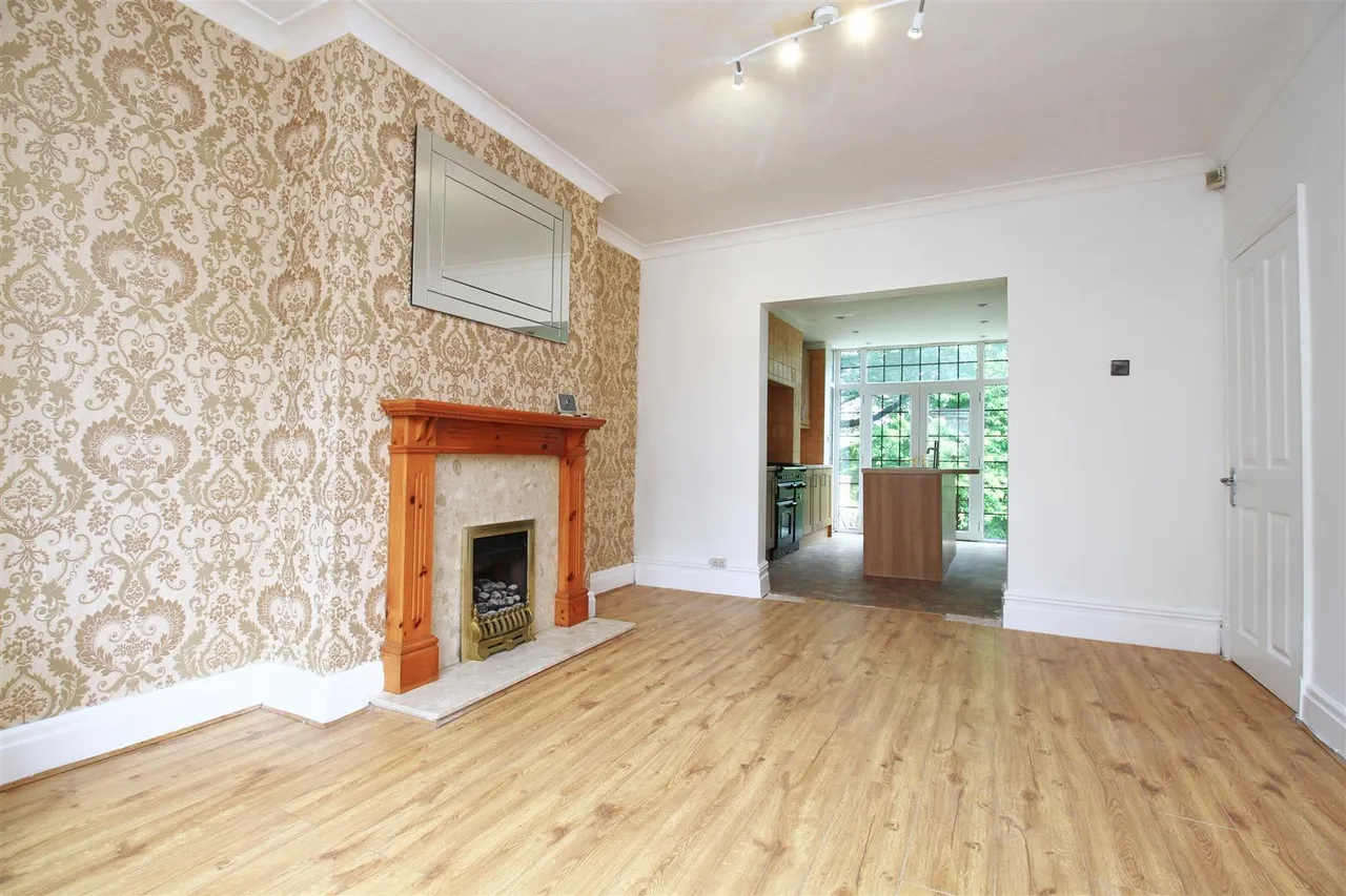 Egerton Street, Mossley, photo 2