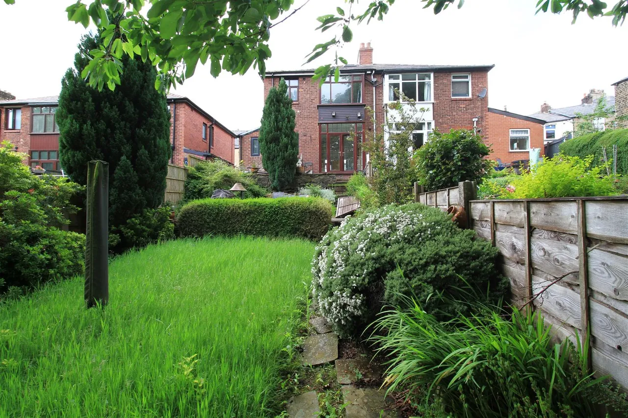 Egerton Street, Mossley, photo 12