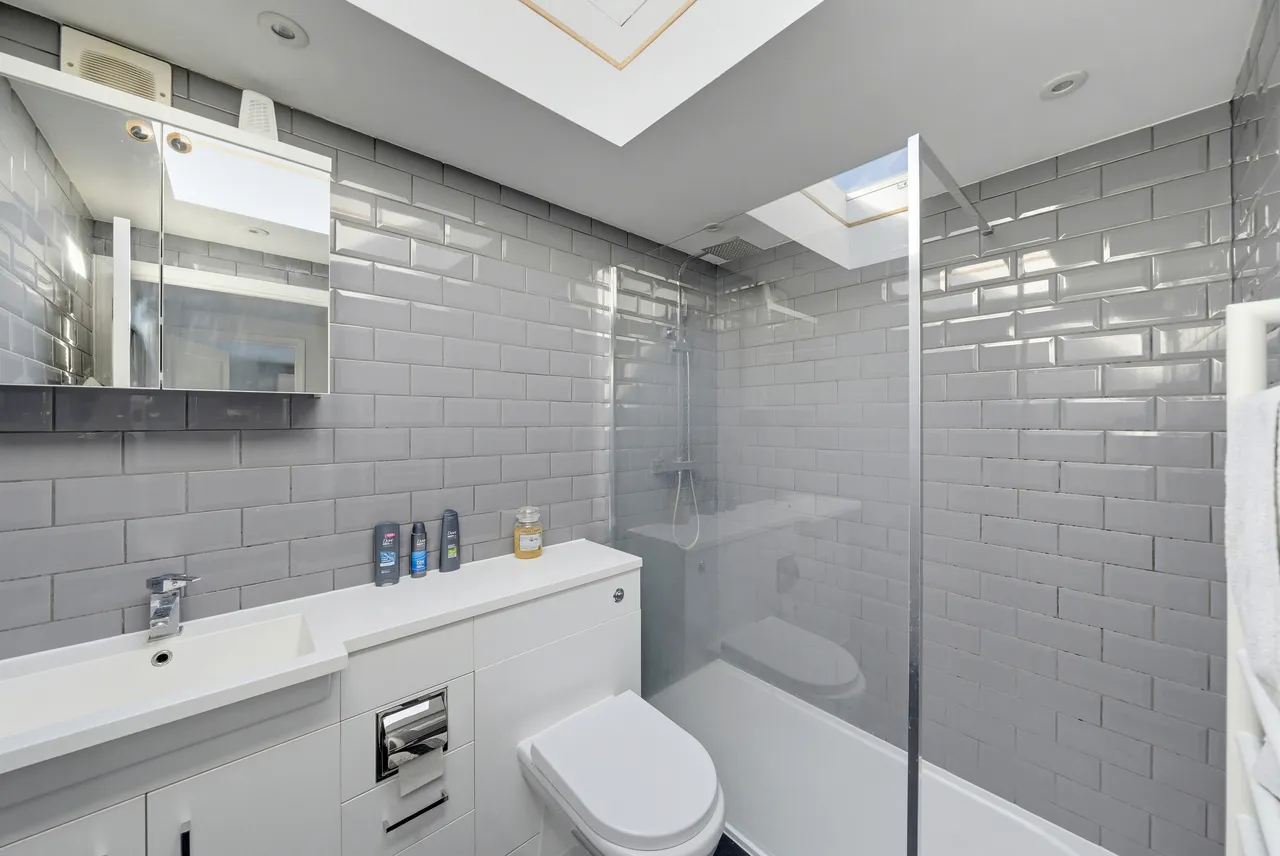 Tudor Avenue, Worcester Park, KT4, photo 12