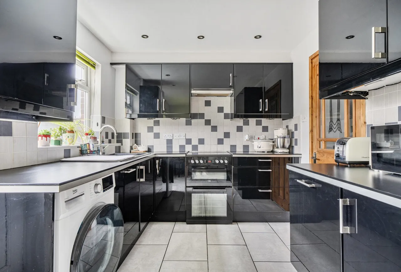 Poplar Road, Gloucestershire, Warmley, BS30 5JU, photo 6