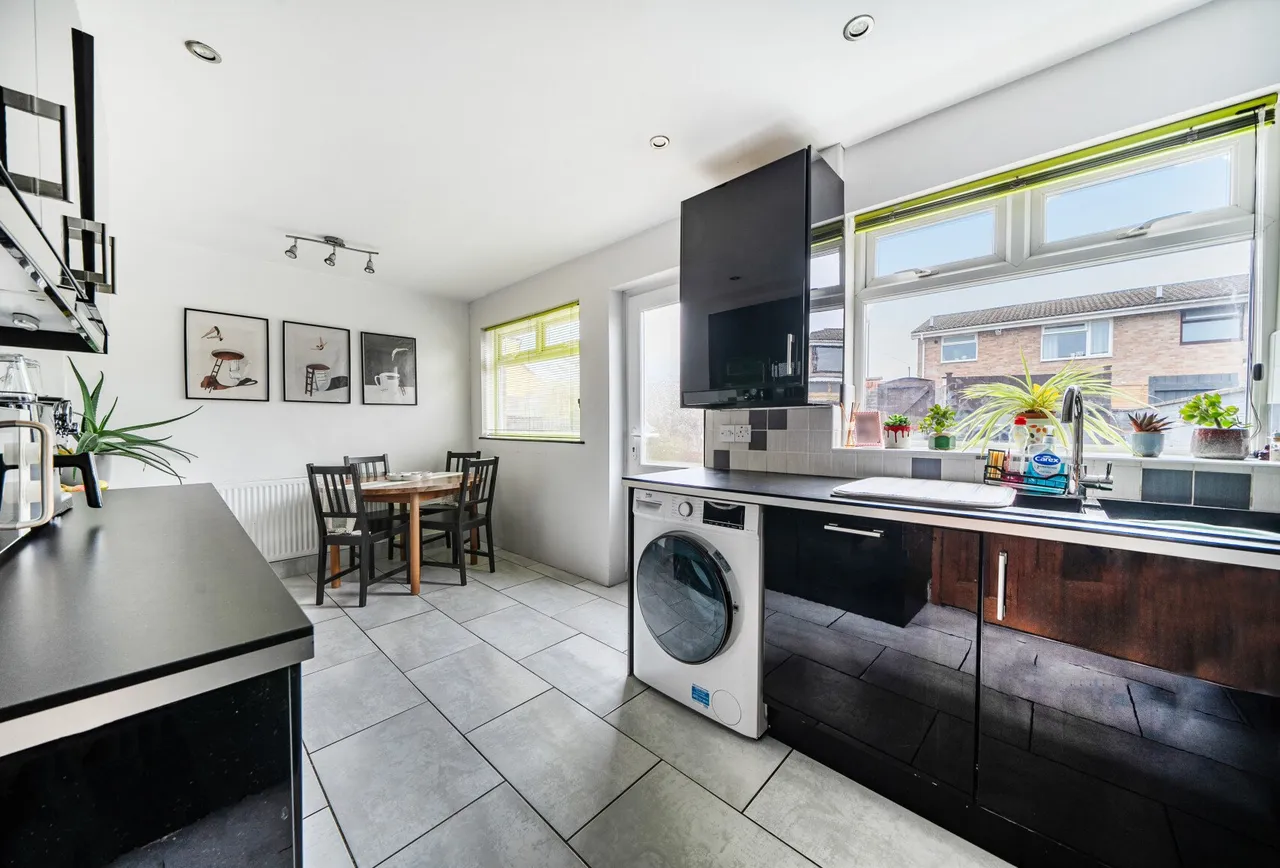 Poplar Road, Gloucestershire, Warmley, BS30 5JU, photo 5