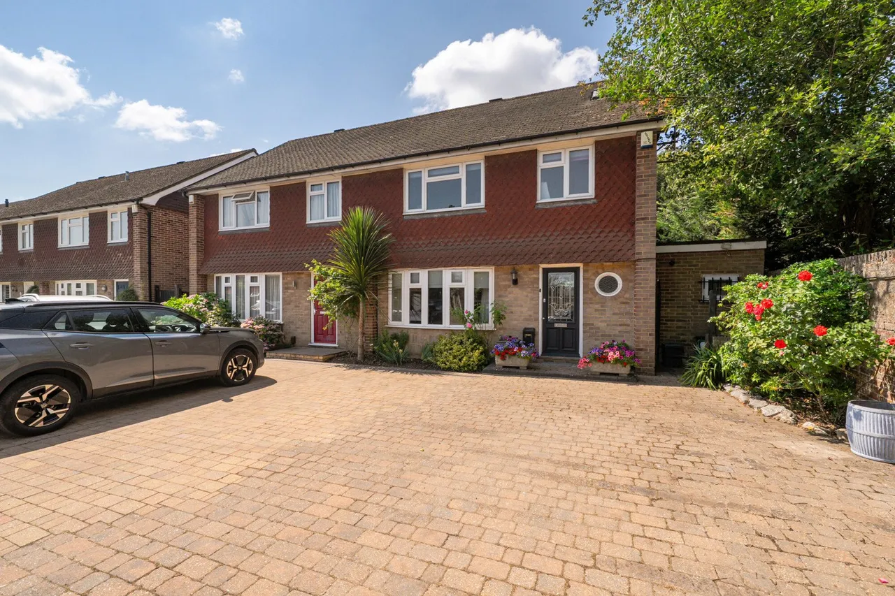 4 bed house for sale — Hollybrake Close, BR7