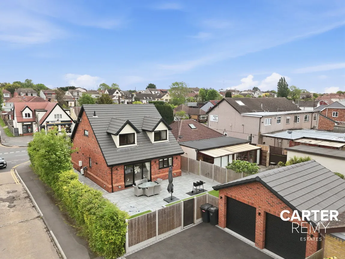 4 bed house for sale — Pound Lane, Bowers Gifford, Basildon, SS13 2HN