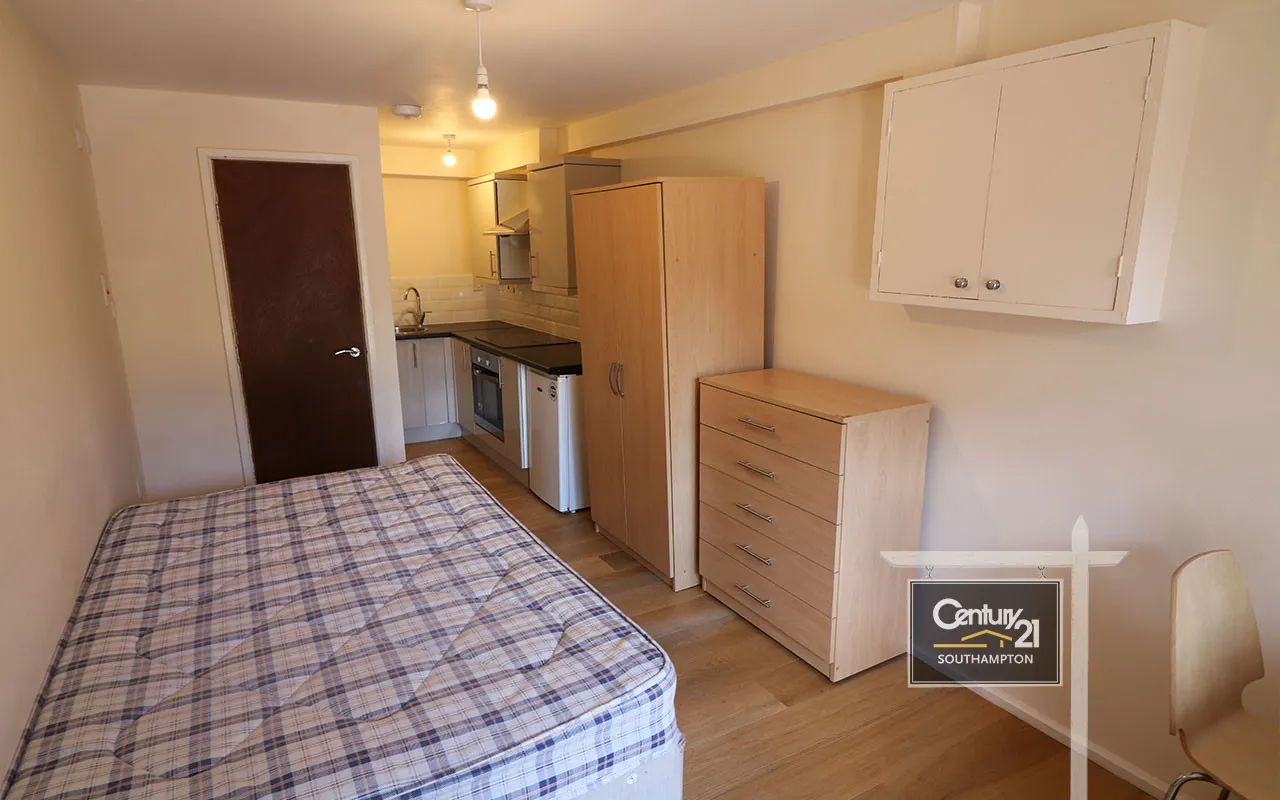 Portswood Road, Southampton, SO17, photo 3