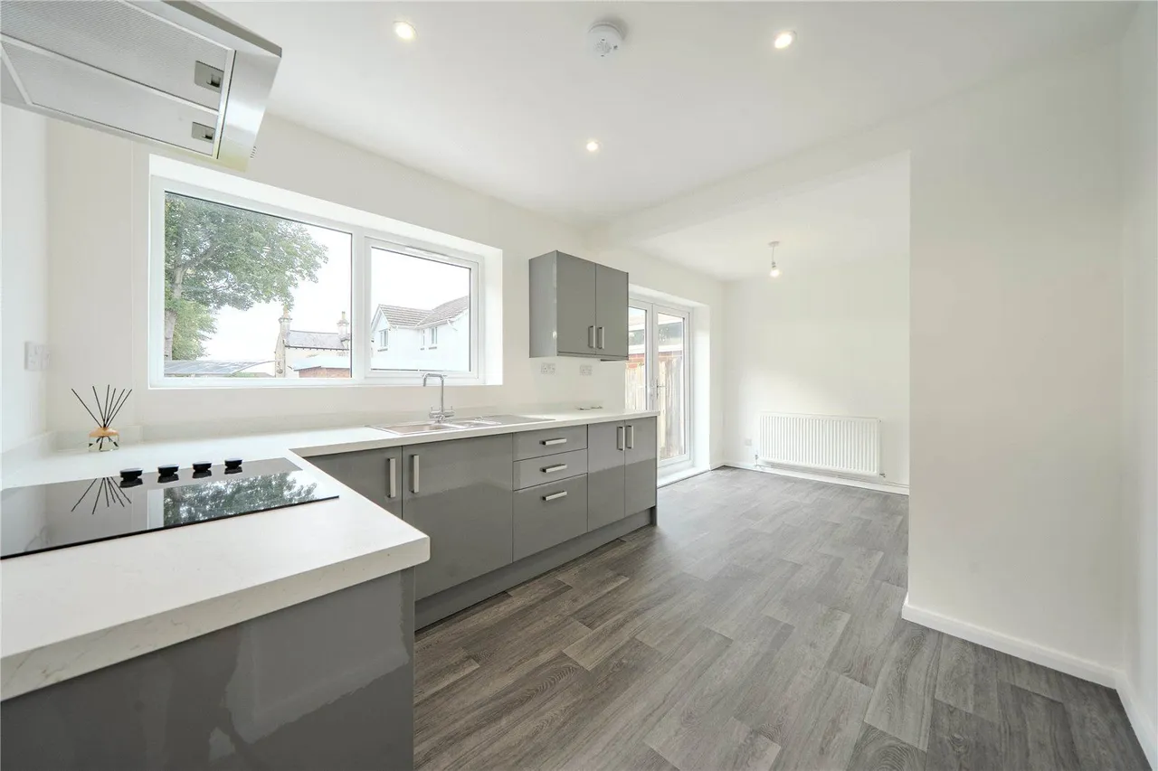 Littlemoor Crescent, Pudsey, LS28, photo 2