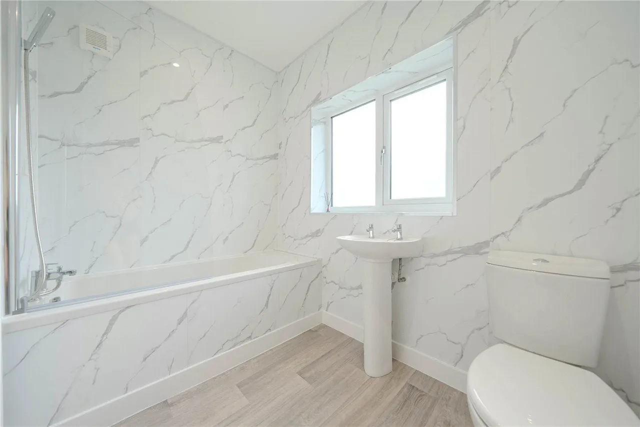 Littlemoor Crescent, Pudsey, LS28, photo 5