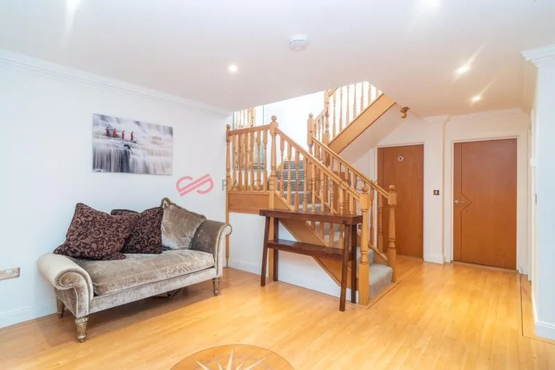 Eastcote Road, PINNER HA5 1DH, photo 5