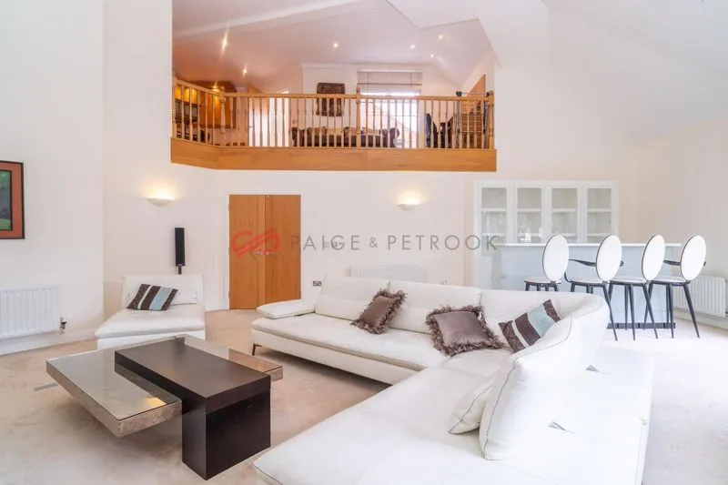 Eastcote Road, PINNER HA5 1DH, photo 2