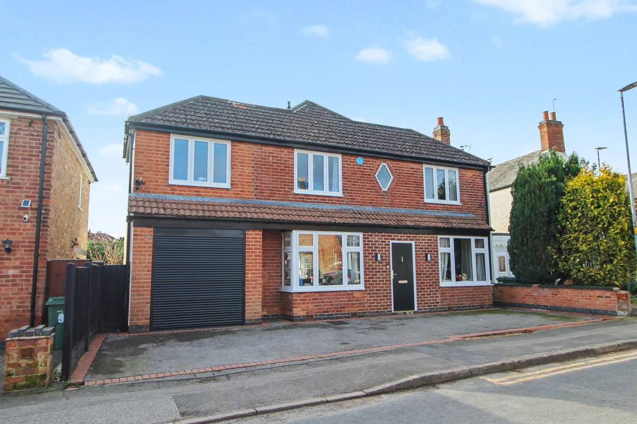 4 bed house for sale, Narborough, Leicester