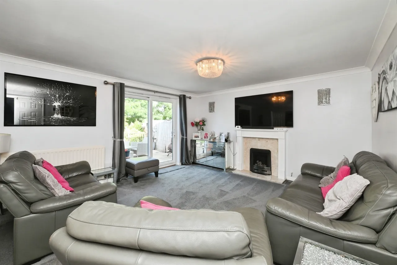 Ellis Close, Hoddesdon, photo 3