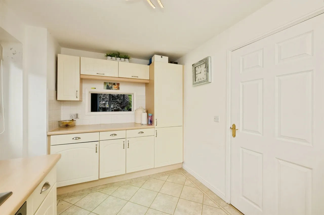 Ellis Close, Hoddesdon, photo 9