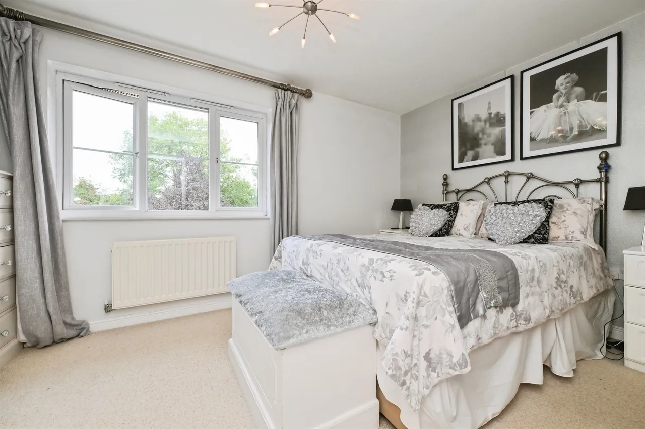 Ellis Close, Hoddesdon, photo 11