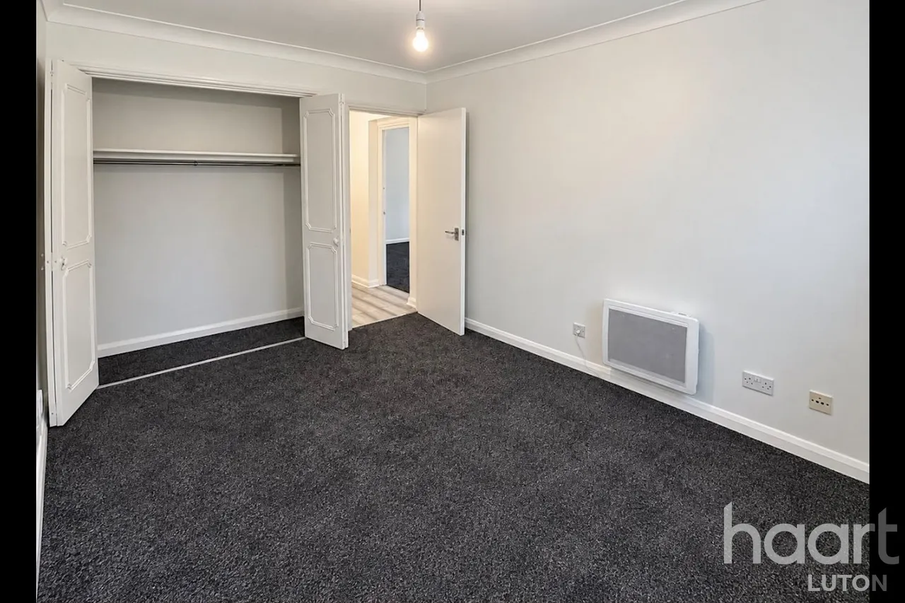 Earls Meade, Luton, LU2, photo 6
