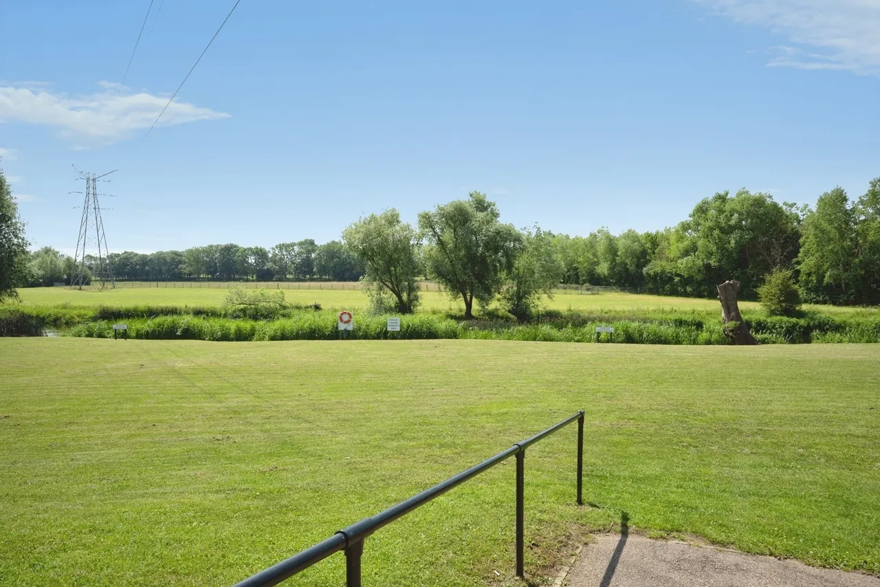 Folly Park, High Street, Clapham, Bedford, MK41, photo 18