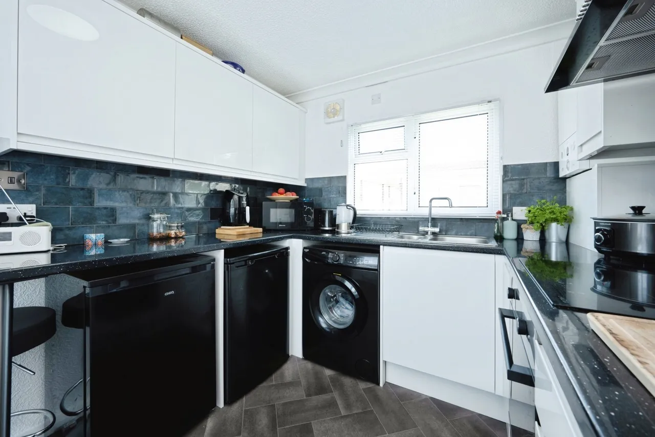 Folly Park, High Street, Clapham, Bedford, MK41, photo 9