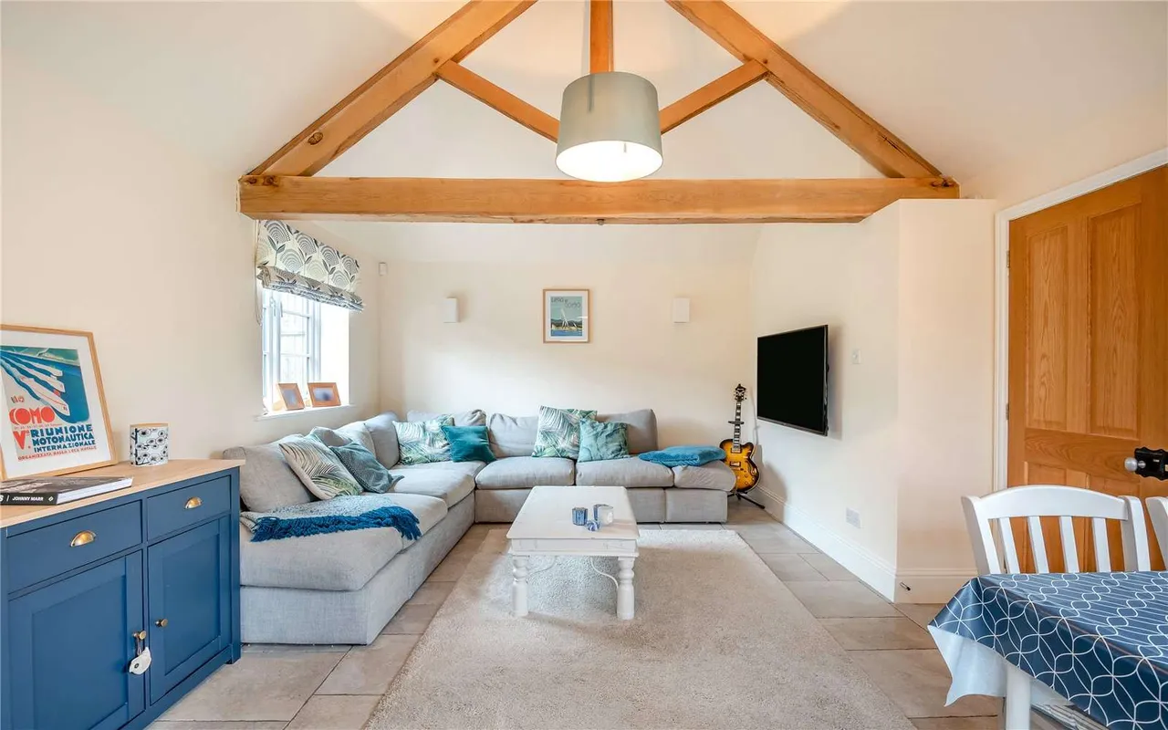 The Thatched Cottage, 19 High Street, Collingham, Newark, NG23 7LA, photo 5