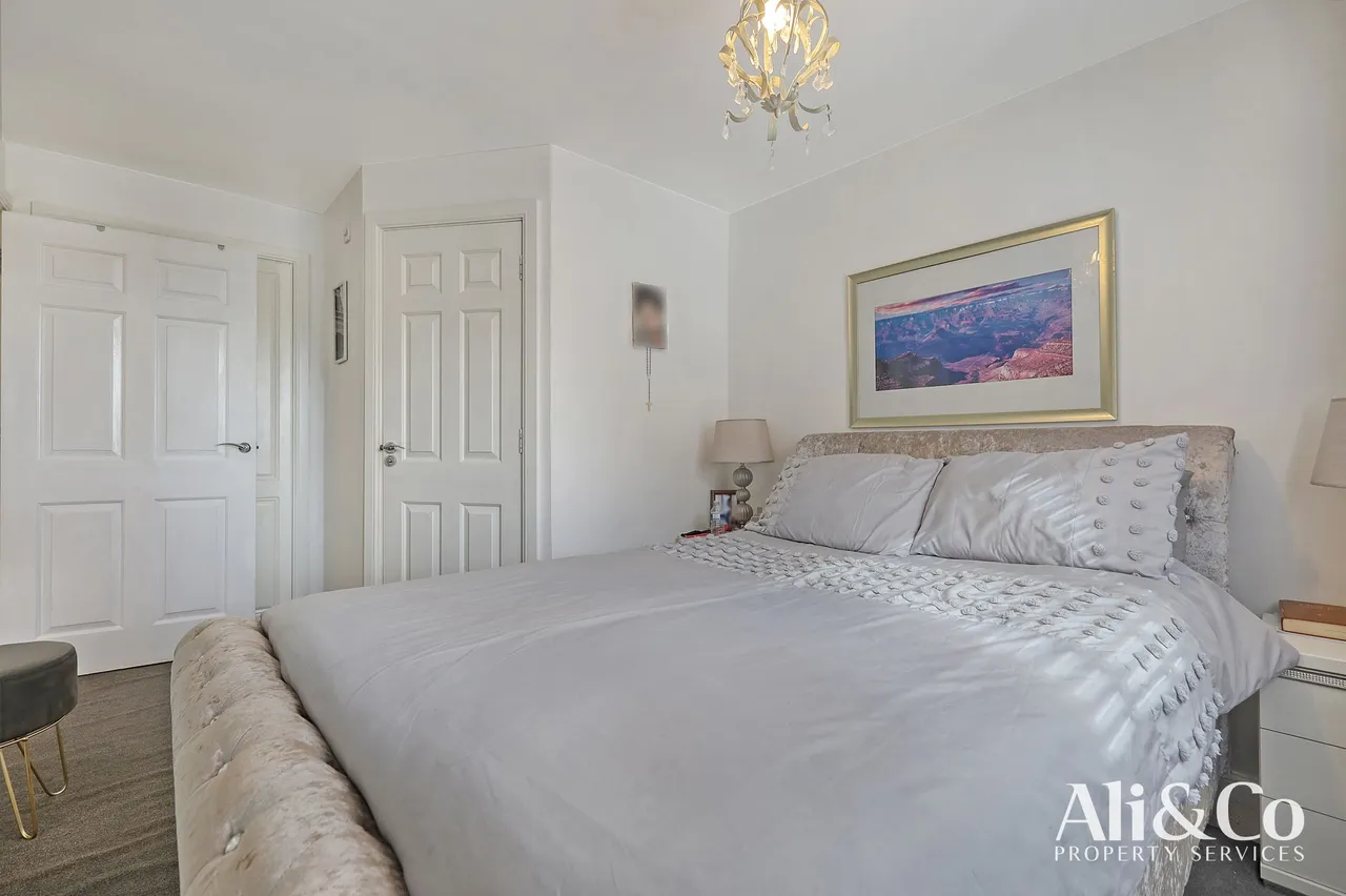 Frobisher Gardens, Chafford Hundred, Essex, RM16 6EY, photo 9
