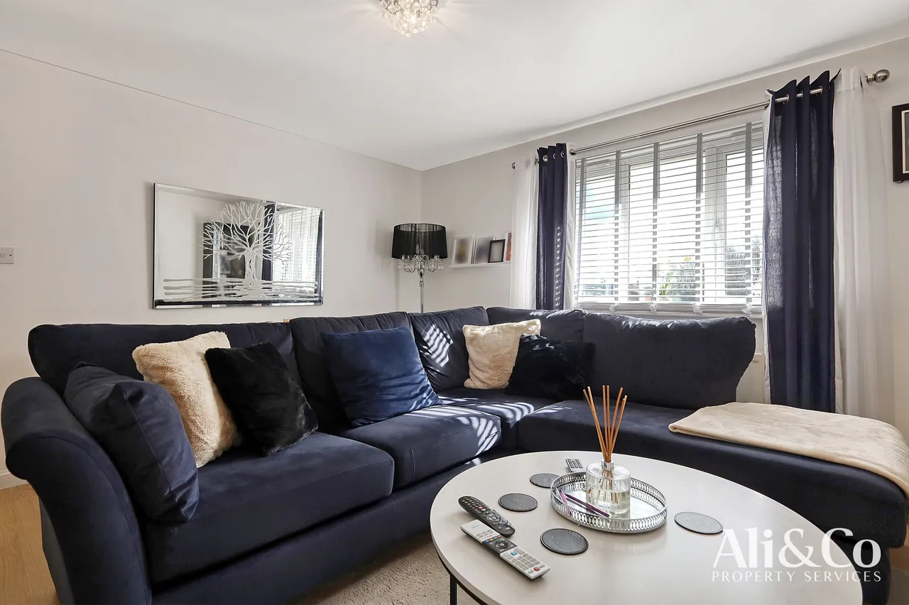 Frobisher Gardens, Chafford Hundred, Essex, RM16 6EY, photo 5