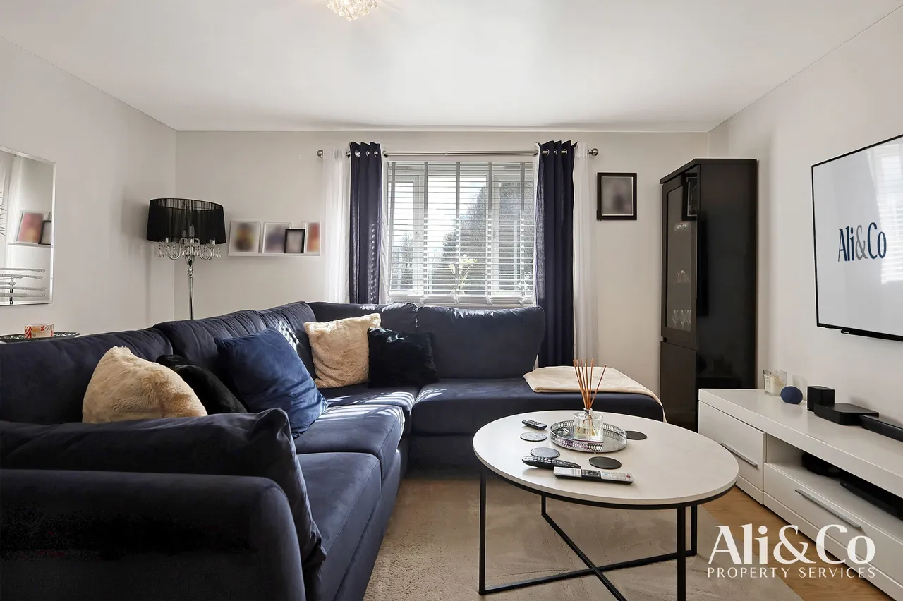 Frobisher Gardens, Chafford Hundred, Essex, RM16 6EY, photo 6