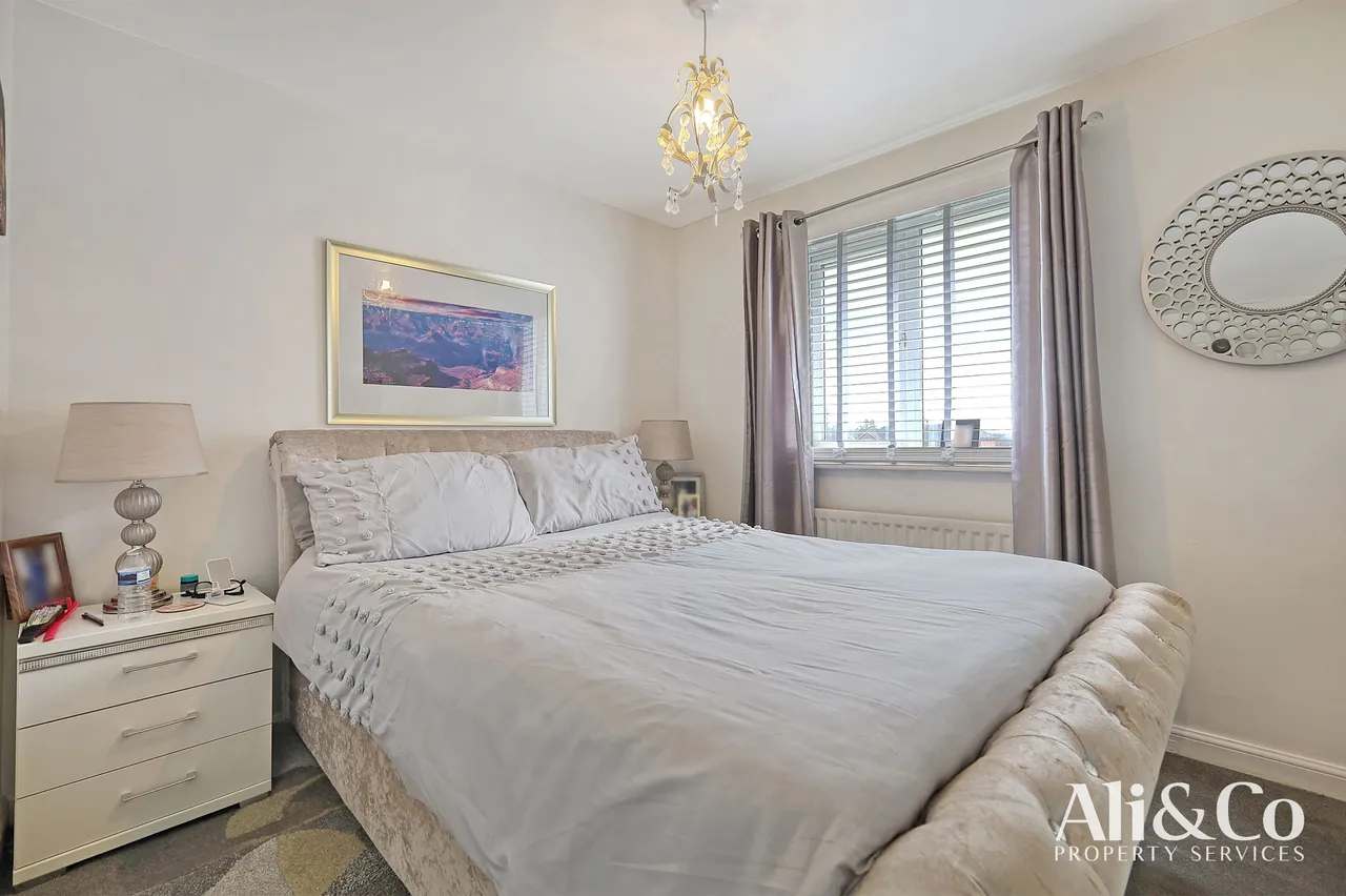 Frobisher Gardens, Chafford Hundred, Essex, RM16 6EY, photo 10