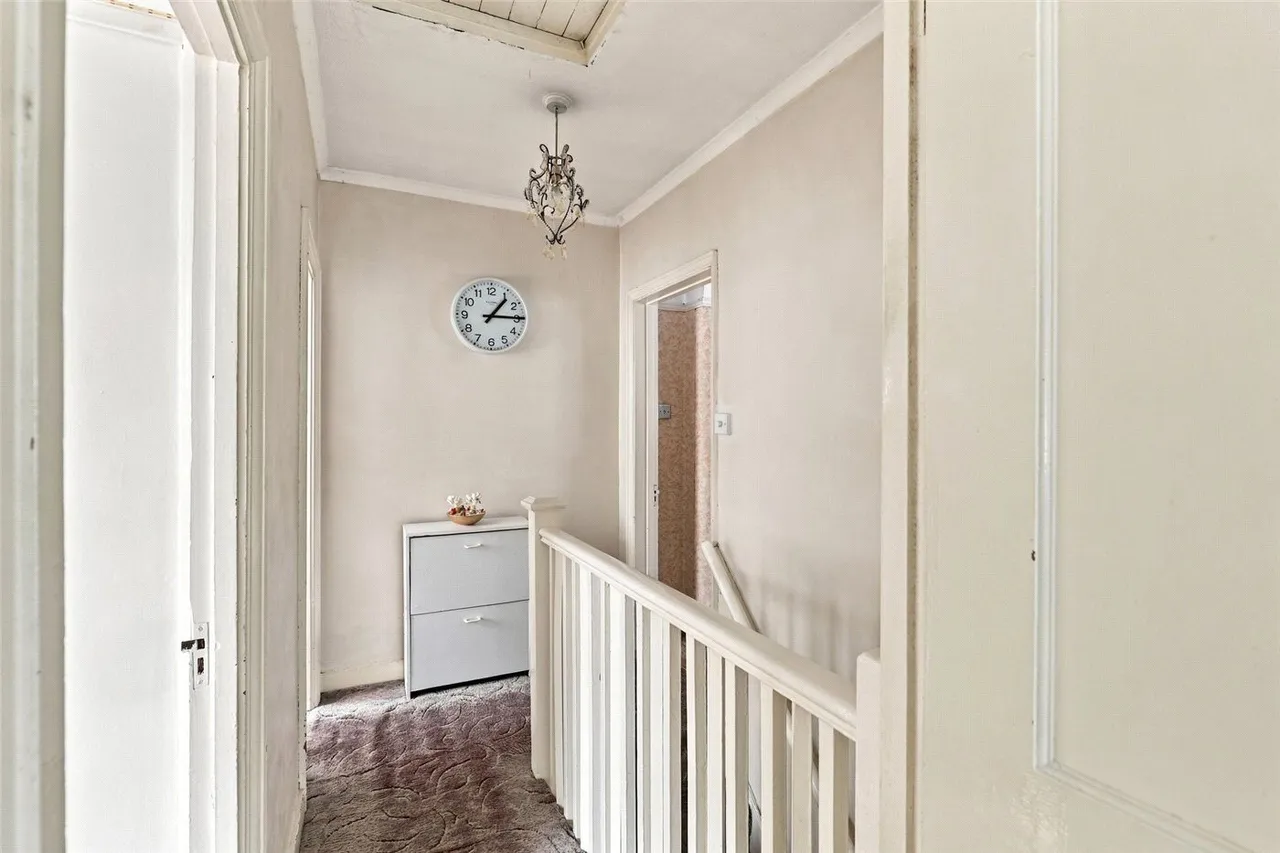 Devonia Gardens, London, N18, photo 12