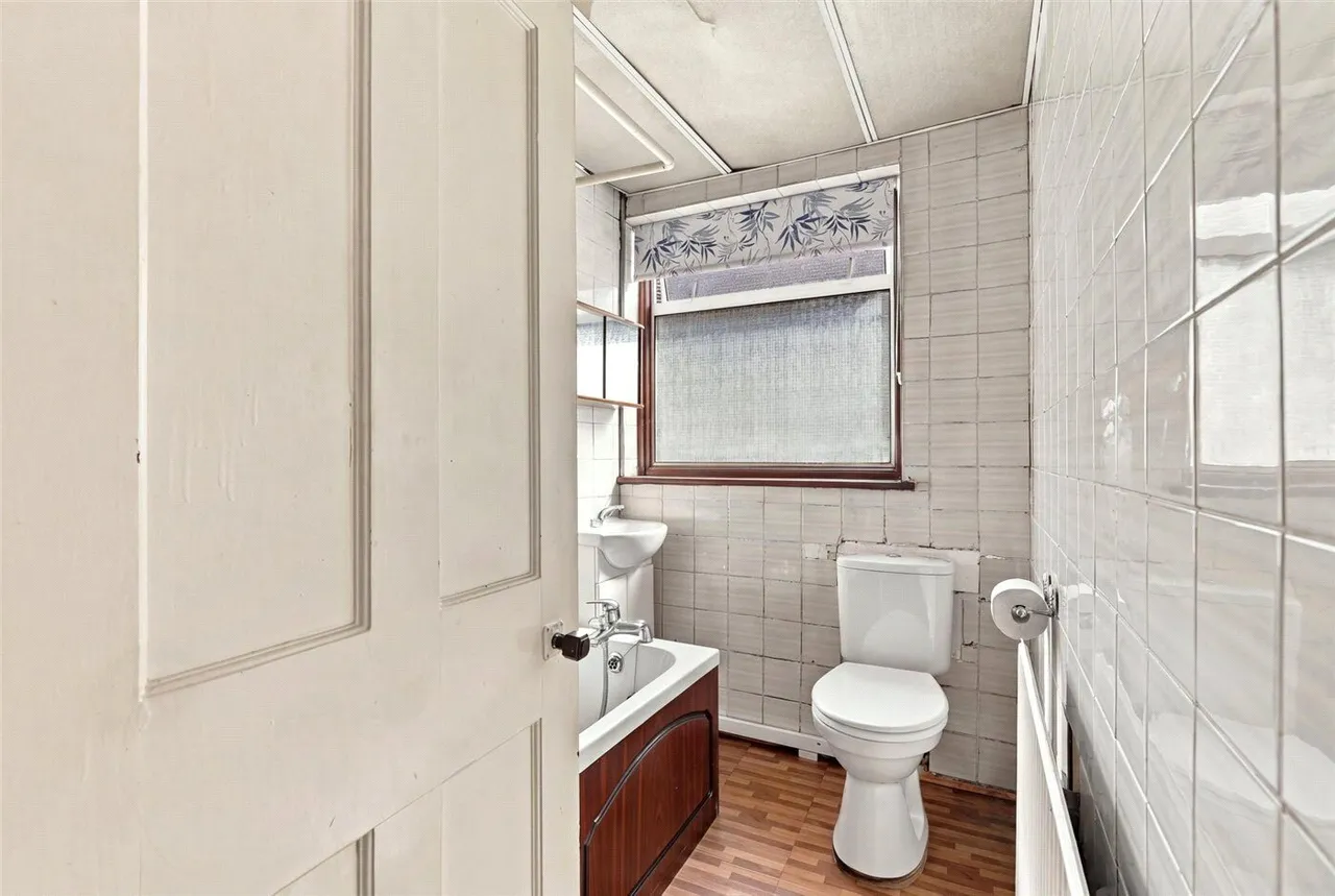 Devonia Gardens, London, N18, photo 11