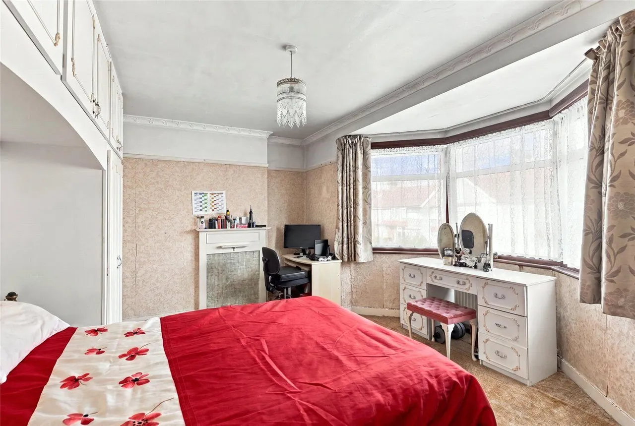 Devonia Gardens, London, N18, photo 13