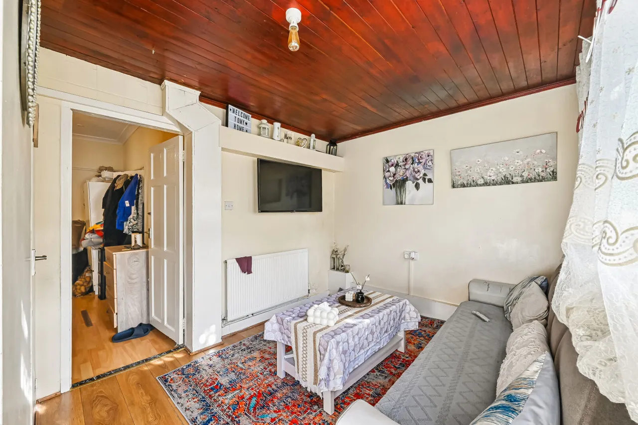 Kohat Road, London, SW19, photo 6