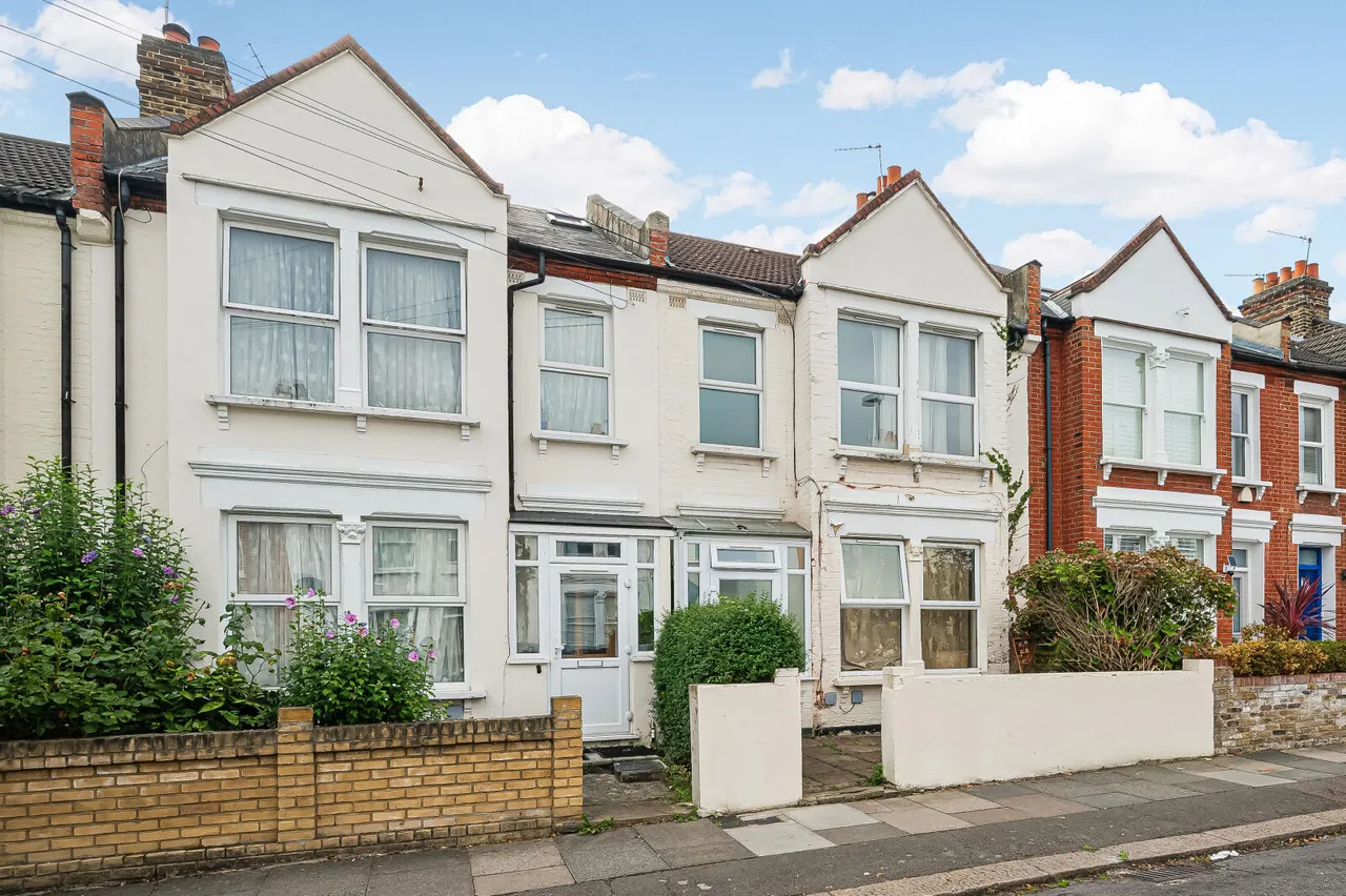 3 bed house for sale, Kohat Road, London, SW19