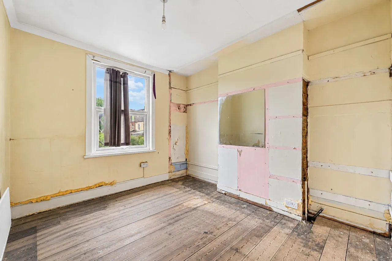 Kohat Road, London, SW19, photo 12