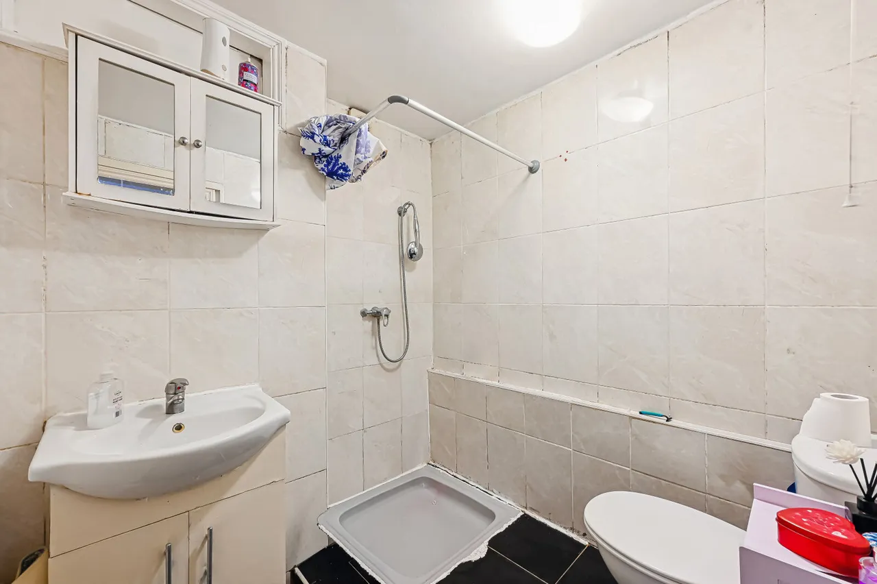 Kohat Road, London, SW19, photo 4