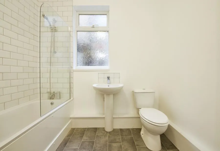 Lea Bridge Road, Leyton, E10, photo 4